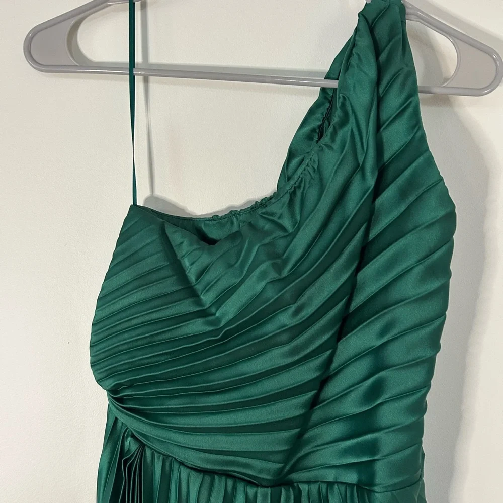 Abercrombie & Fitch One Shoulder Green Dress - Picture 2 of 8